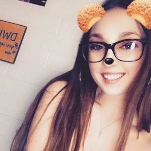 Meet your Posher, Brooke